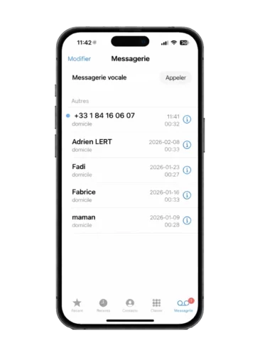 Interface de messagerie vocale sur smartphone illustrant une campagne VMS pour garages et concessions automobiles